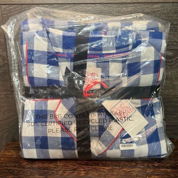 Bath & Body Works Blue and White Gingham Flannel Pajama in Size 10R. NWT! - Picture 6 of 11
